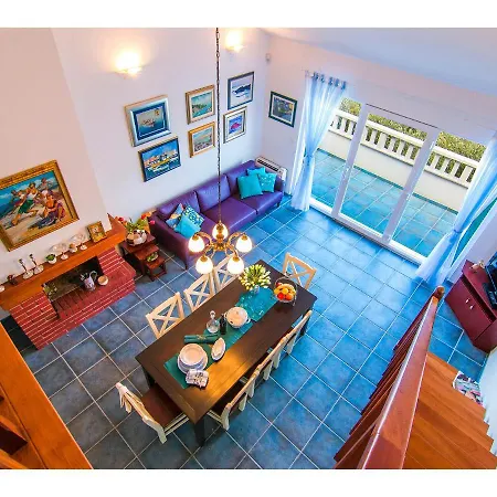 Villa Inviting 7-Bed Villa In Maslinica *