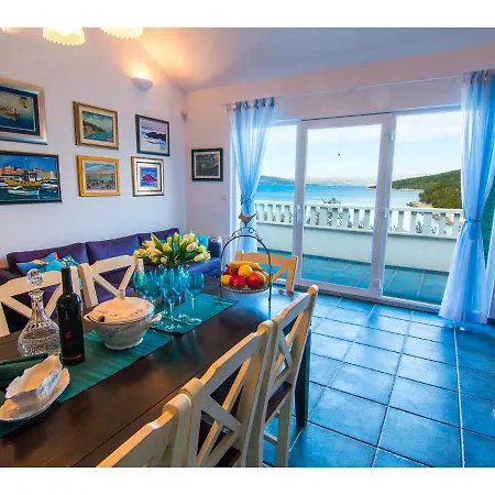 Inviting 7-Bed Villa In Maslinica Maslinica